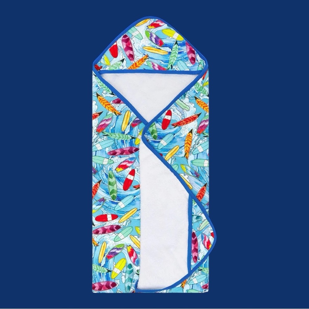 NIB Posh Wave Hooded Towel